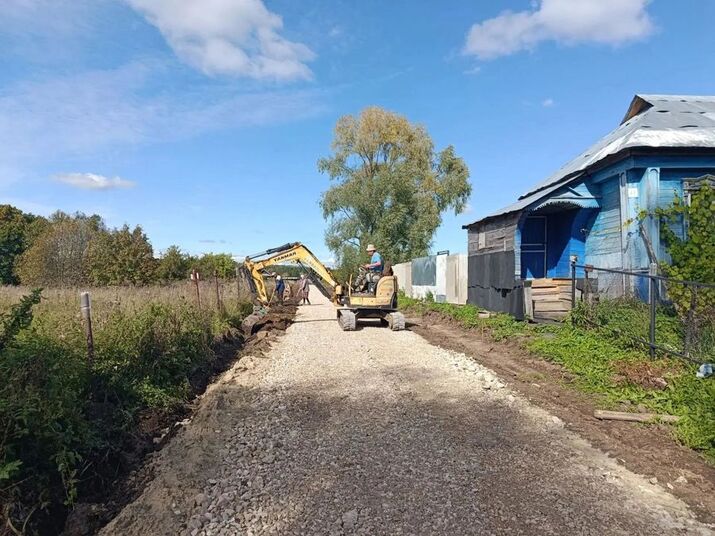 В деревне Тоганаши производится ремонт грунтовой дороги